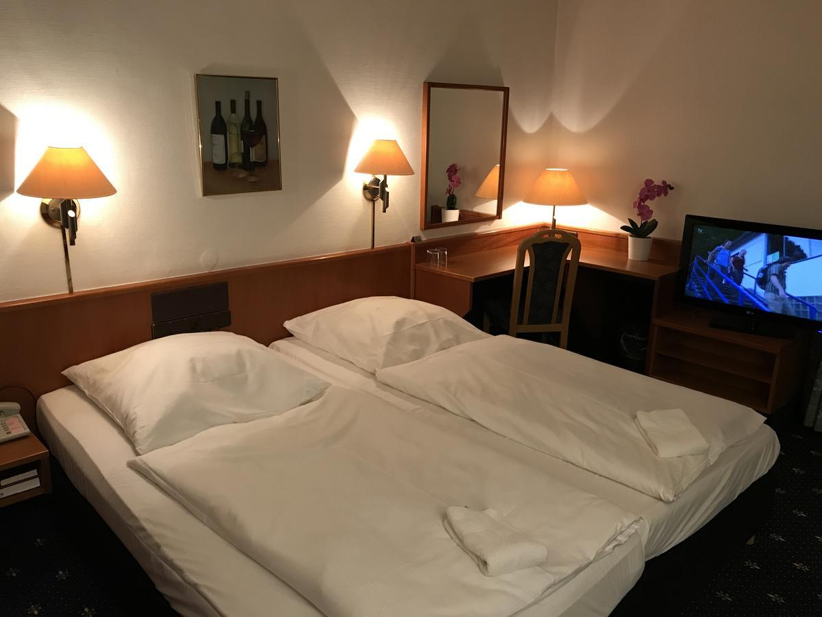 Karaman Group Hotel Bad Nenndorf Eksteriør billede